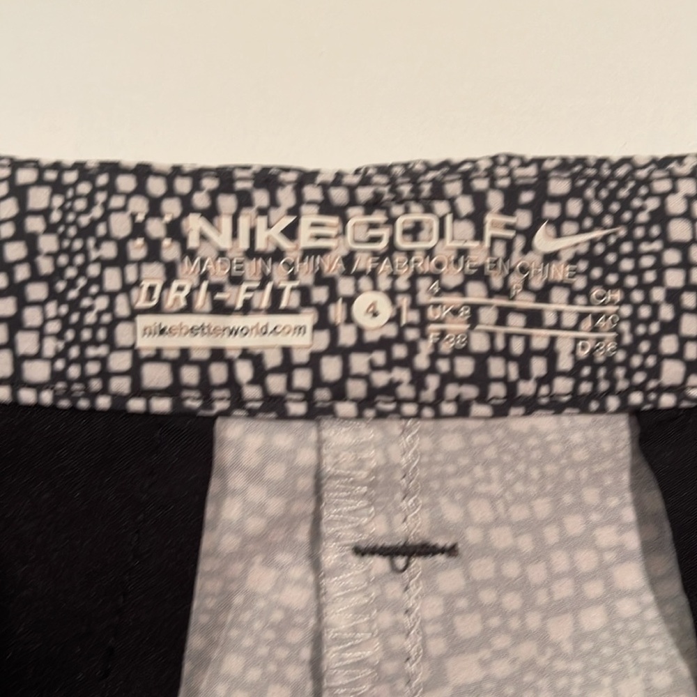 EUC NikeGolf women’s size 4 shorts - Picture 4 of 8